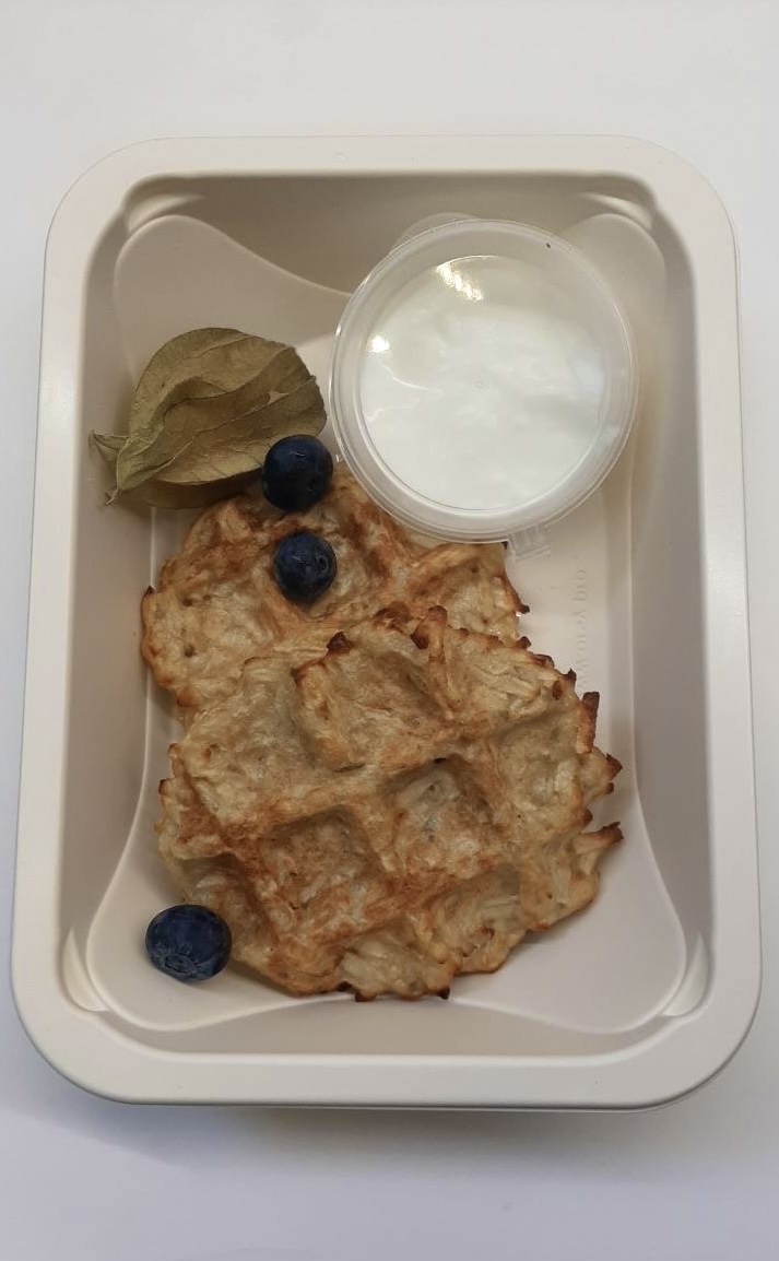 Яблочные вафли с греческим йогуртом
