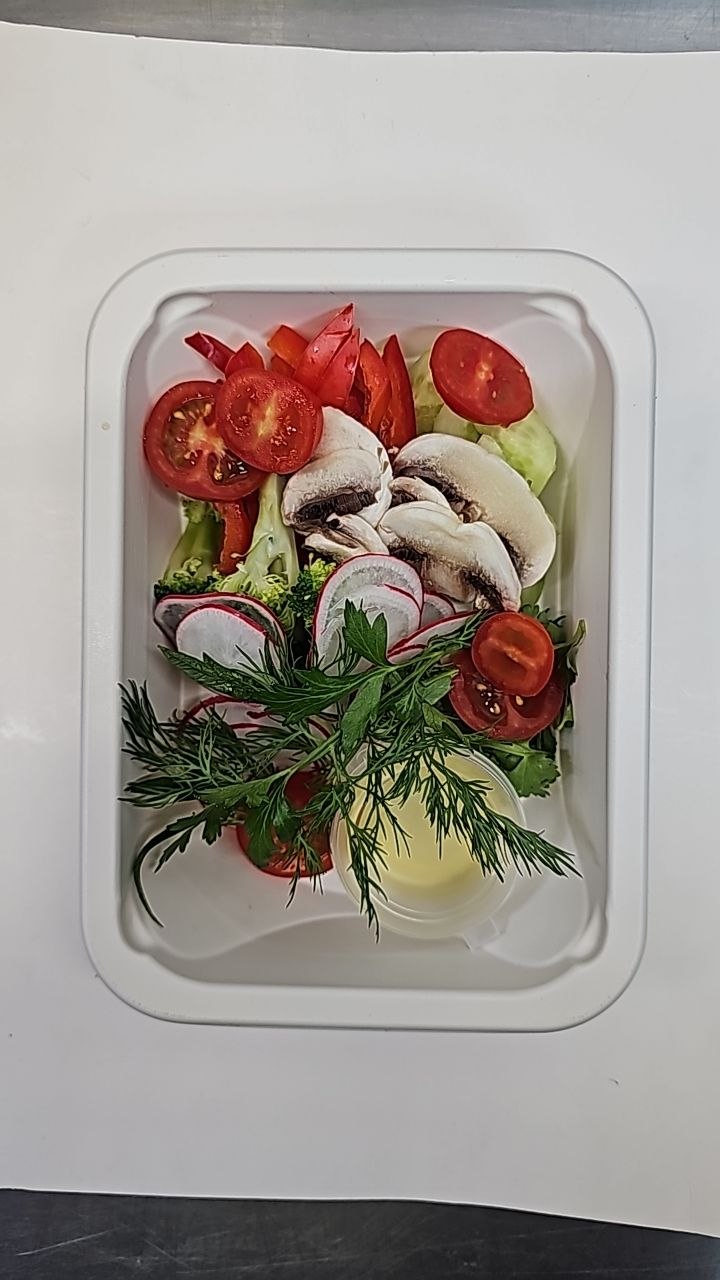 Салат свежие овощи-микс с оливковым маслом