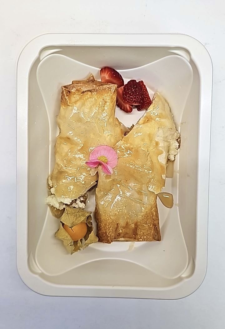 Штрудель с творогом и изюмом