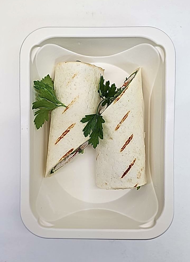 Цезарь-ролл с цыплёнком и пармезаном